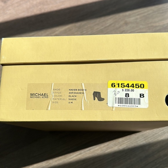 Michael Kors ankle heel boots - Picture 6 of 7